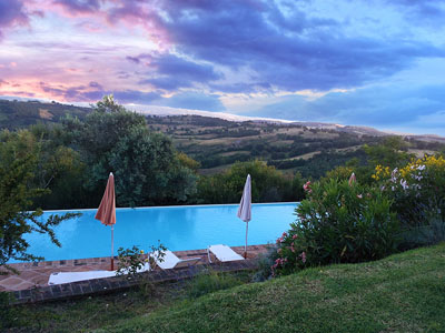 yoga retreats and teacher trainings into yoga shala in Tuscany, Italy
